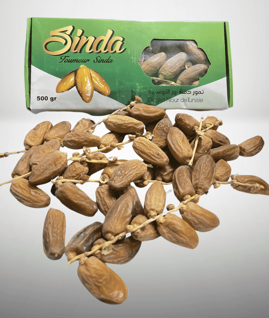 Kurma Deglet Noor Tunisia bertangkai berwarna keemasan separuh kering